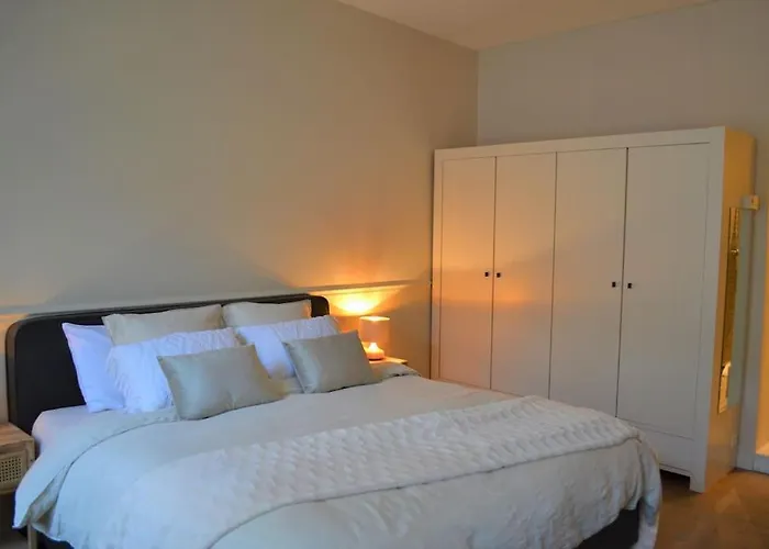 Exclusive Ground Floor Place Near Market Square
