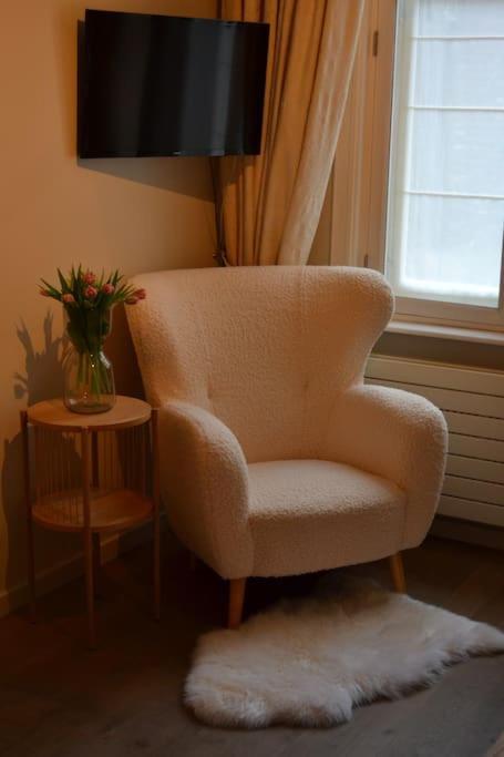 Exclusive Ground Floor Place Near Market Square Appartement