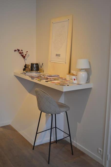 Exclusive Ground Floor Place Near Market Square *